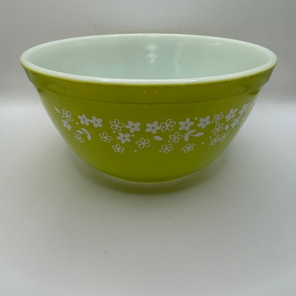Pyrex Spring Blossoms Crazy Daisy Mixing Bowls Set of 3 Green 401, 402, 403. - Picture 7 of 14